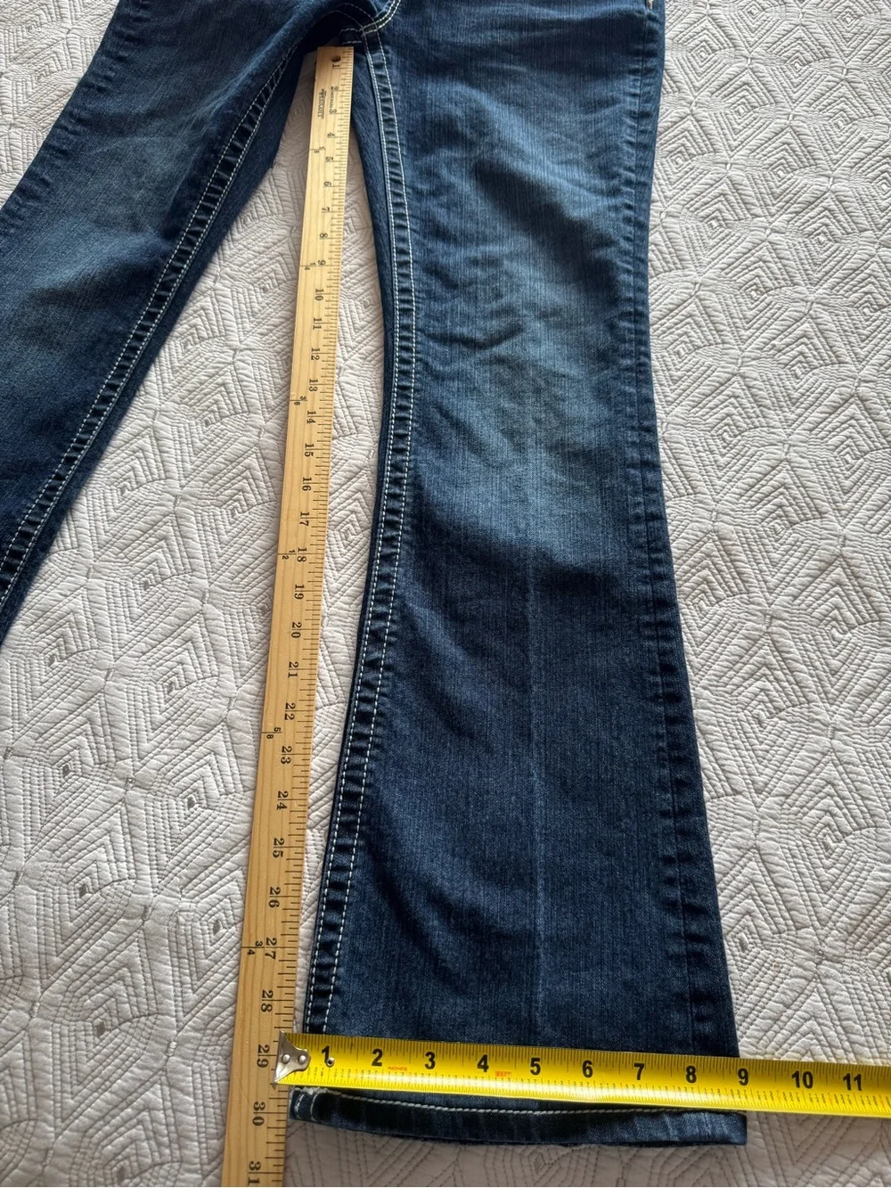 Miss Me mid-rise curvy boot Jeans Size 26 × 30 Bootcut Flare - Picture 11 of 16